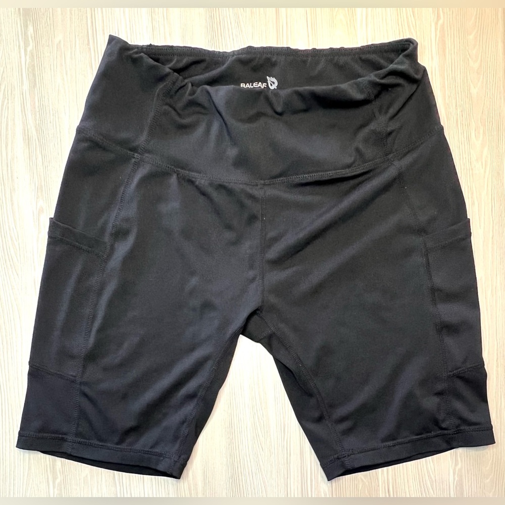 BALEAF Women’s High Waisted Biker Shorts with Pockets Black Size L Yoga Athletic